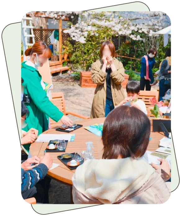 サクラノキテラス マルシェの様子